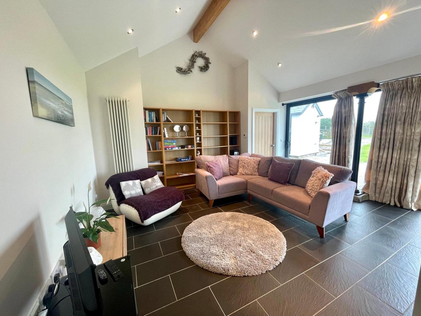Cosy Barn With Views In Wick Vale Of Glamorgan Exterior photo